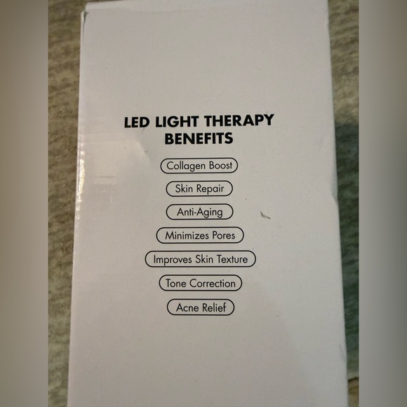 White LED Light Therapy Mask - Picture 2 of 7